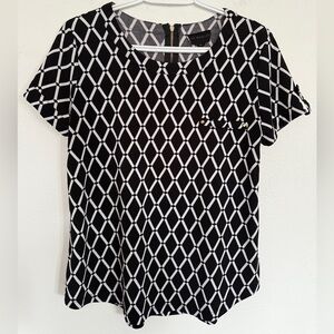 Medium Black and White Geometric Women's Top